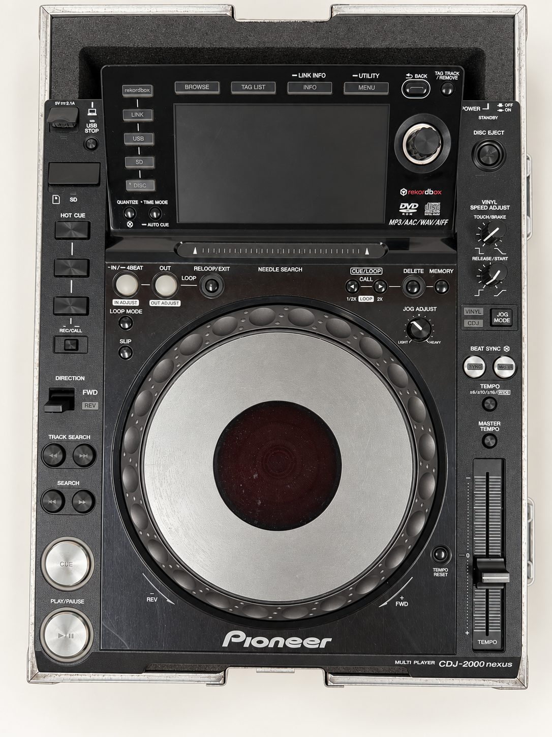 Den andre Pioneer CDJ-2000 Nexus-spilleren i flightcase
